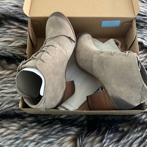Toms Lunata Lace-Ups Taupe 8 ½